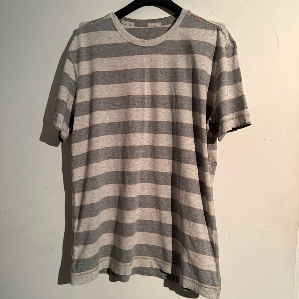 Lululemon Mens Large Tshirt Gray White Short Sleeve Striped Workout Active